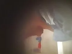 Ina-in-batas showering